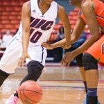 Terri Bender vs Detroit, UIC Flames women's basketball, UIC Pavilion