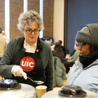 UIC faculty and staff enjoyed hot chocolate with Chancellor Marie Lynn Miranda during special events Dec. 3 and 5 at Student Center East and Student Center West.
Photos by Jenny Fontaine UIC faculty and staff enjoyed hot chocolate with Chancellor Marie Lynn Miranda during special events Dec. 3 and 5 at Student Center East and Student Center West. Photos by Jenny Fontaine