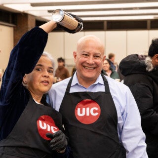 UIC faculty and staff enjoyed hot chocolate with Chancellor Marie Lynn Miranda during special events Dec. 3 and 5 at Student Center East and Student Center West.
Photos by Jenny Fontaine UIC faculty and staff enjoyed hot chocolate with Chancellor Marie Lynn Miranda during special events Dec. 3 and 5 at Student Center East and Student Center West. Photos by Jenny Fontaine