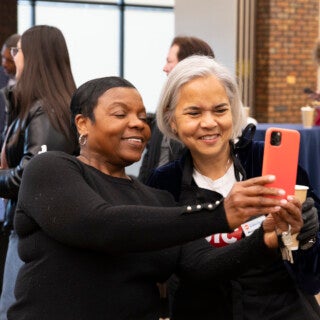 UIC faculty and staff enjoyed hot chocolate with Chancellor Marie Lynn Miranda during special events Dec. 3 and 5 at Student Center East and Student Center West.
Photos by Jenny Fontaine UIC faculty and staff enjoyed hot chocolate with Chancellor Marie Lynn Miranda during special events Dec. 3 and 5 at Student Center East and Student Center West. Photos by Jenny Fontaine